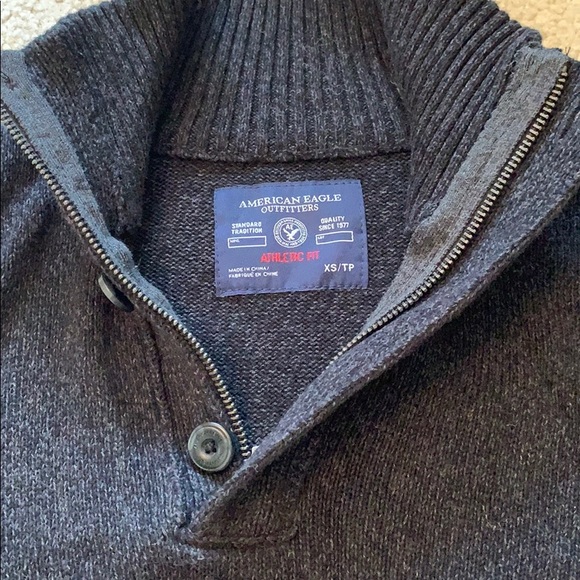 AE Men’s sweater - Picture 2 of 3